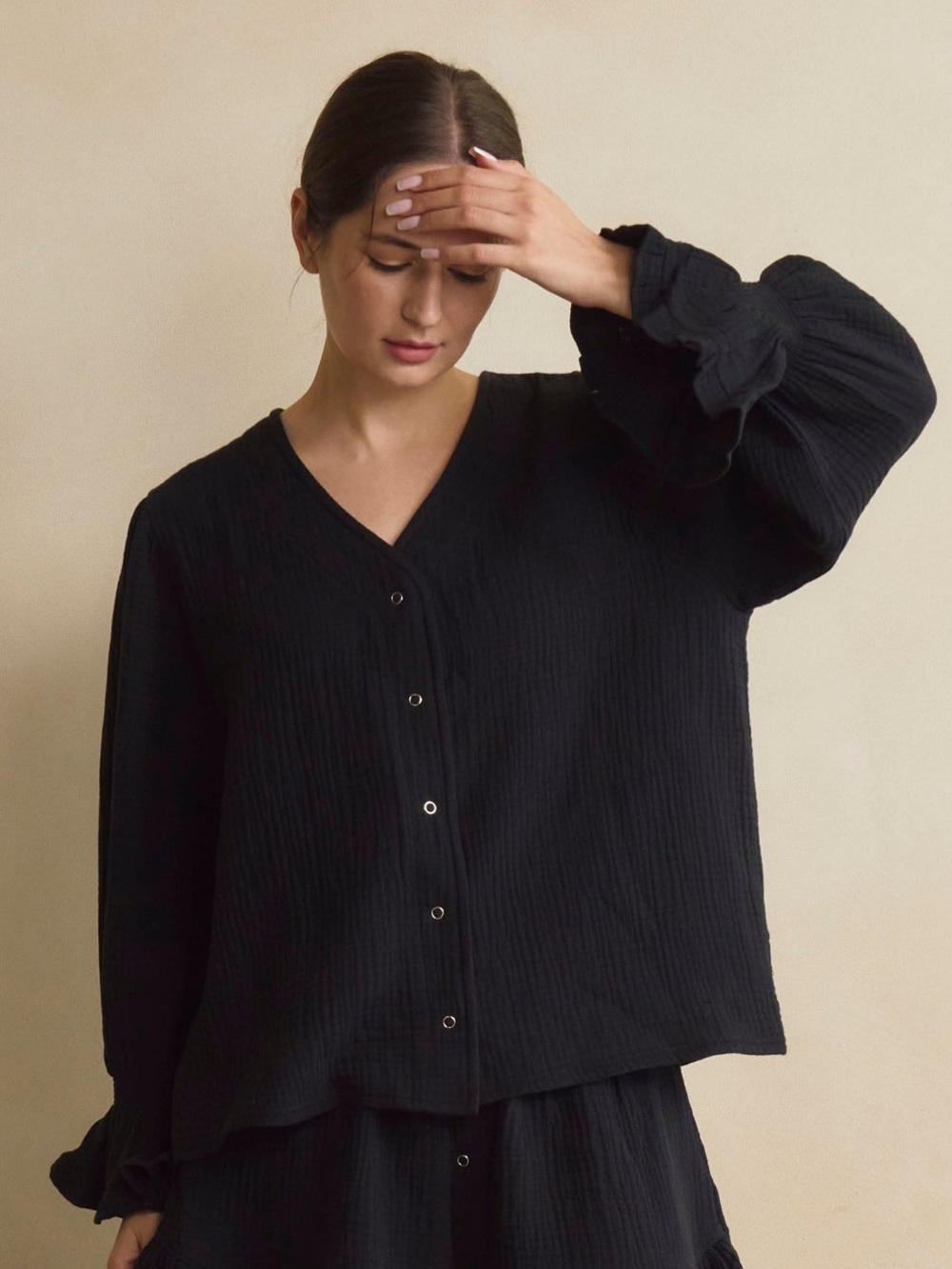 NOTHING FITS BUT MUSLIN RUFFLE SLEEVE TOP